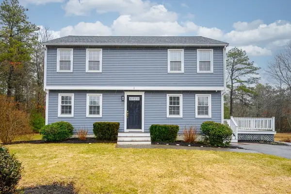 29 Lawrence Rd, Plymouth, MA 02360