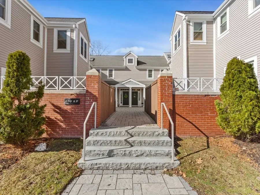 389 Neponset St #A, Norwood, MA 02062 - #2