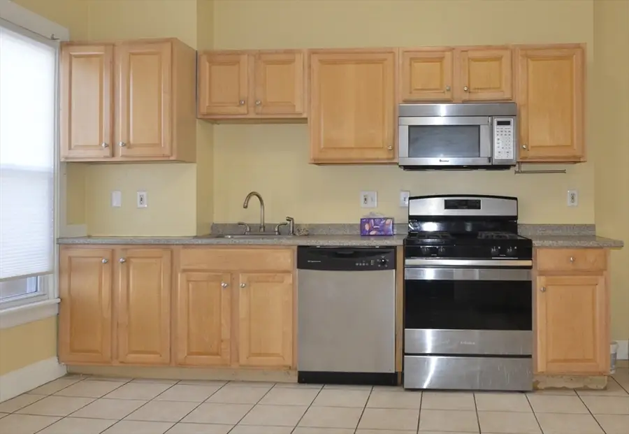 68 Elm St #B, Marlborough, MA 01752 - #2