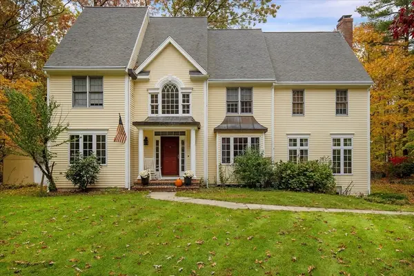 9 Fletcher St, Plainville, MA 02762
