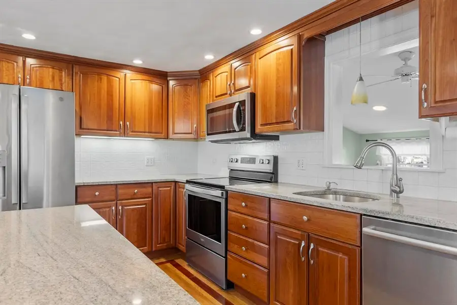 97 Hartwell Rd, Bedford, MA 01730 - #3