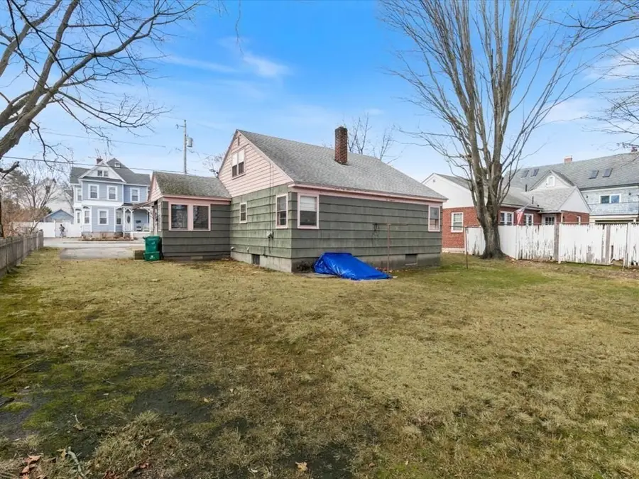 234 Foster St, Lowell, MA 01851 - #3