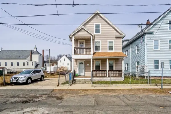 20 E School St, West Springfield, MA 01089