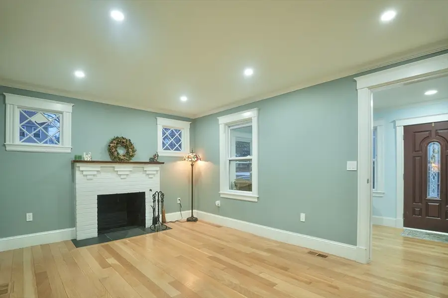 1 Linden Street, Woburn, MA 01801 - #3