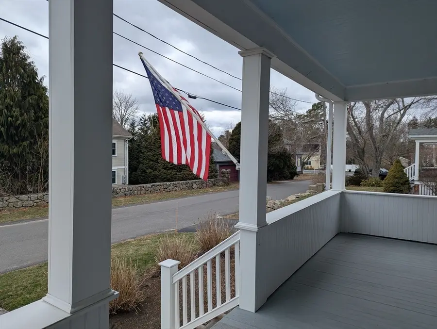 7 Akin St, Dartmouth, MA 02748 - #3