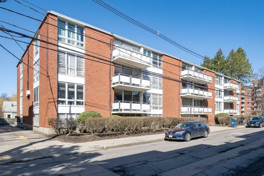 50 Park St #38, Brookline, MA 02446 - #3