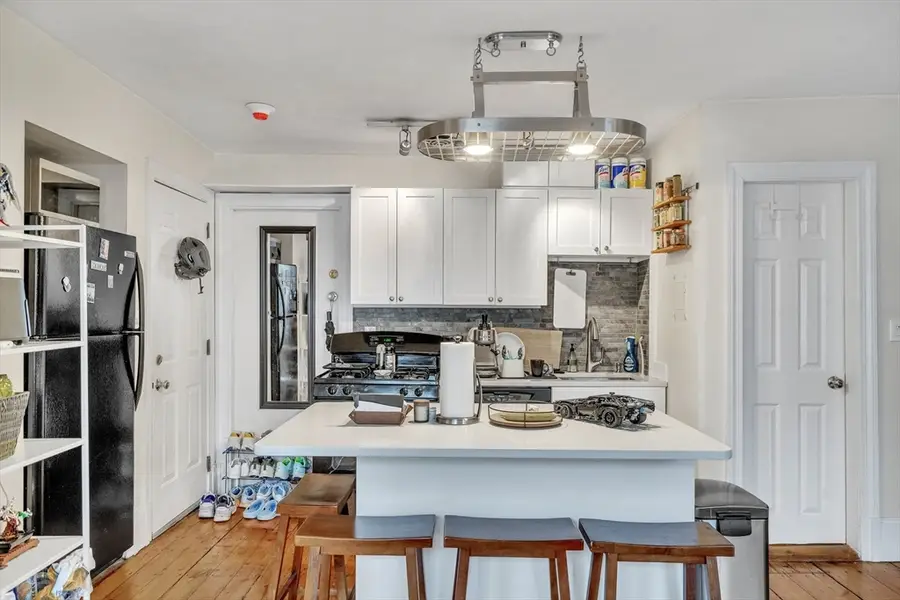 16 Hancock St #5R, Boston, MA 02114 - #2