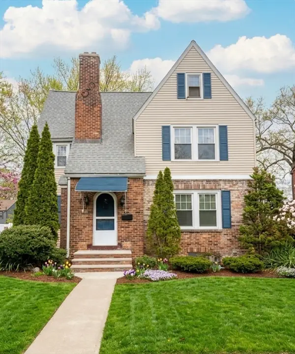 127 Melha Ave, Springfield, MA 01104