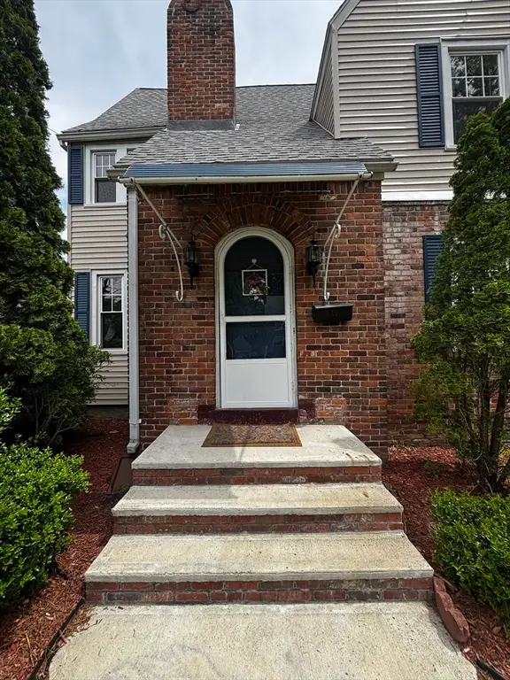 127 Melha Ave, Springfield, MA 01104 - #2