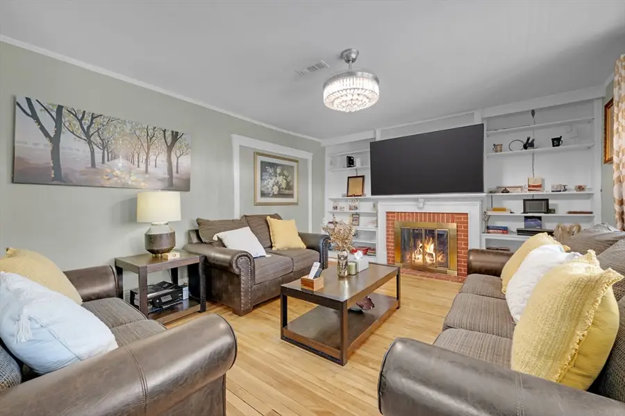 14 Vassar St, Leominster, MA 01453 - #2