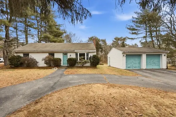 12 Carmel St, Middleboro, MA 02346