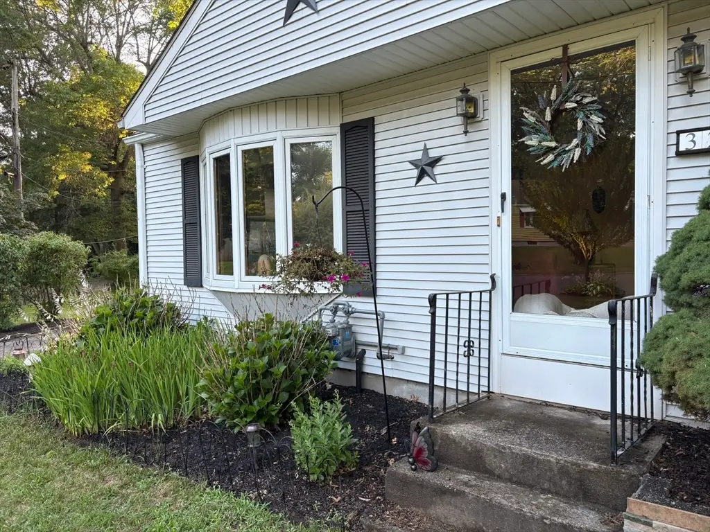 322 Holcomb Rd, Springfield, MA 01118 - #1