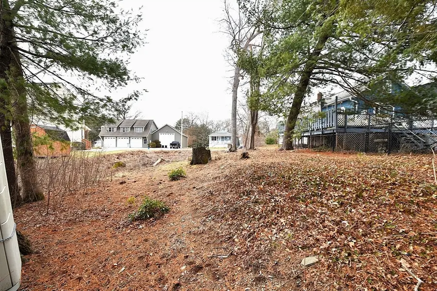 16 Black Point Rd, Webster, MA 01570 - #3