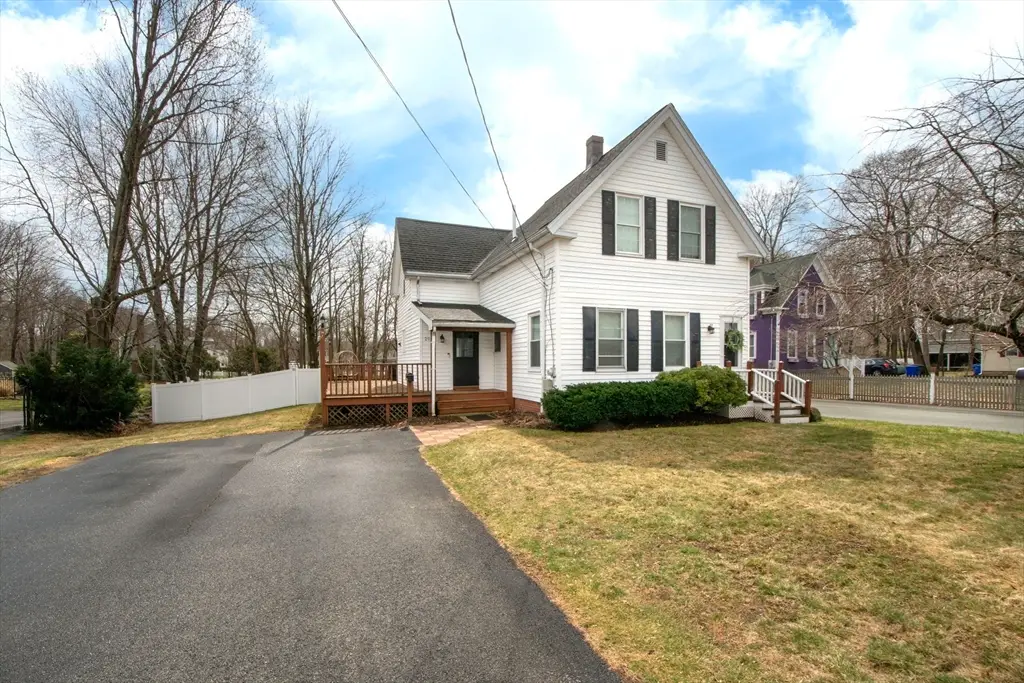 207 Vernon St, Rockland, MA 02370 - #1