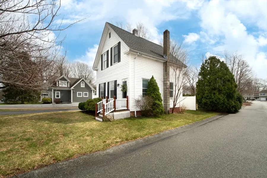 207 Vernon St, Rockland, MA 02370 - #3