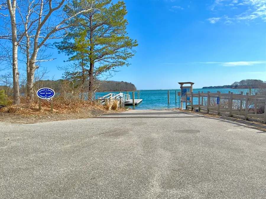 11 Dry Hollow Ln, Mashpee, MA 02649 - #2