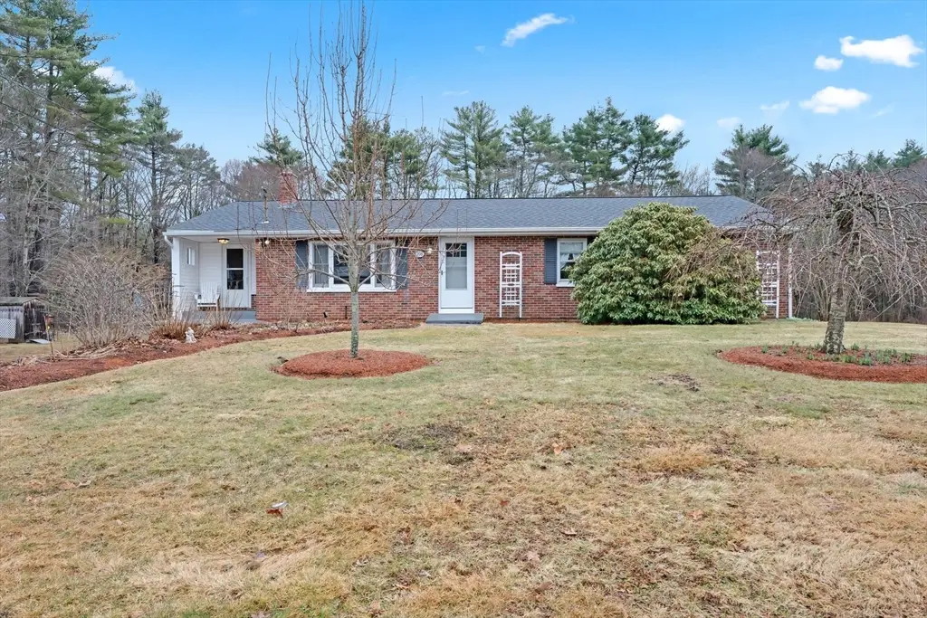 208 New Boston Rd, Sturbridge, MA 01566 - #1