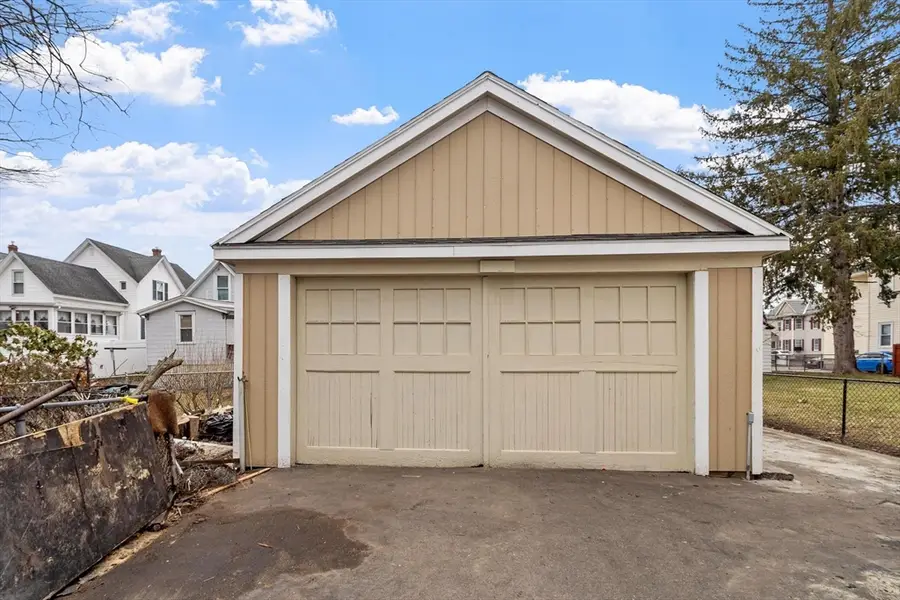 23 Burtt St, Lowell, MA 01851 - #3