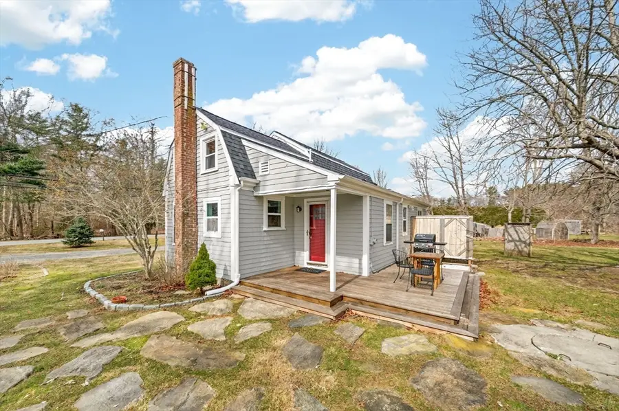 26 Division Rd, Dartmouth, MA 02747 - #3