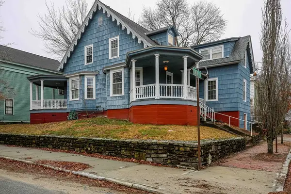 8 Crown Street, Worcester, MA 01609