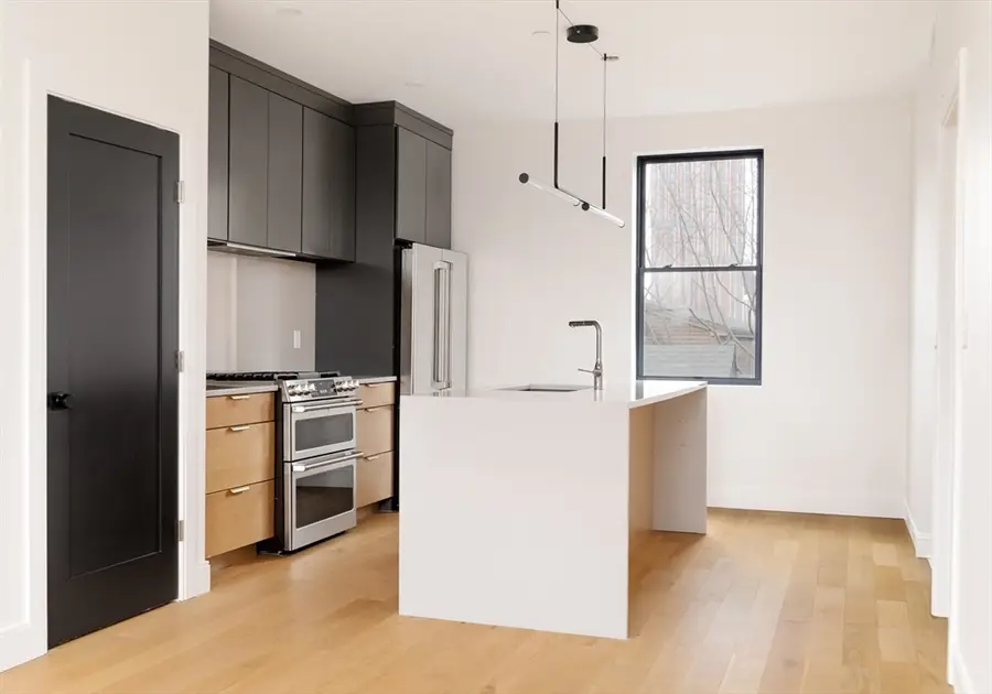 182 Tremont St #4, Somerville, MA 02143 - #3