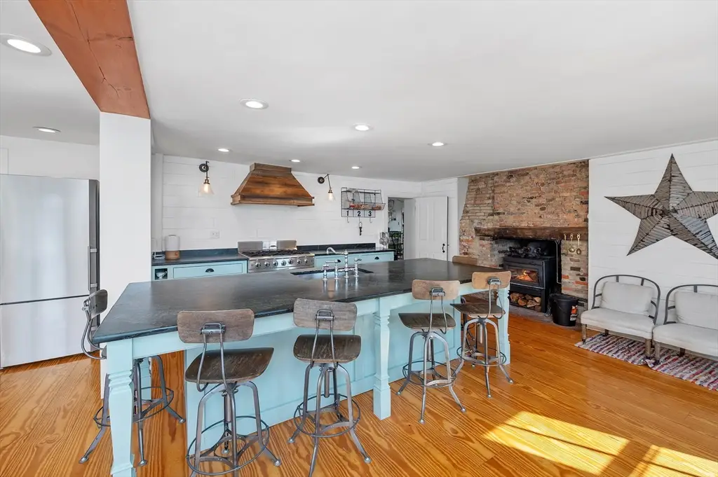 89 Choate St, Essex, MA 01929 - #1