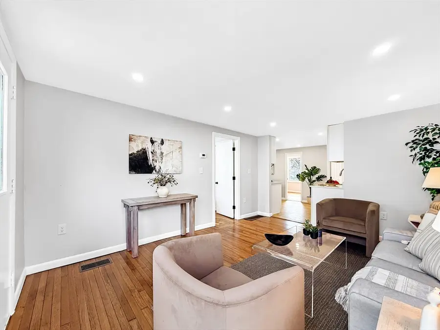 87 Arborway Dr, Braintree, MA 02184 - #3