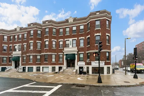 1576 Commonwealth Ave #11, Boston, MA 02135