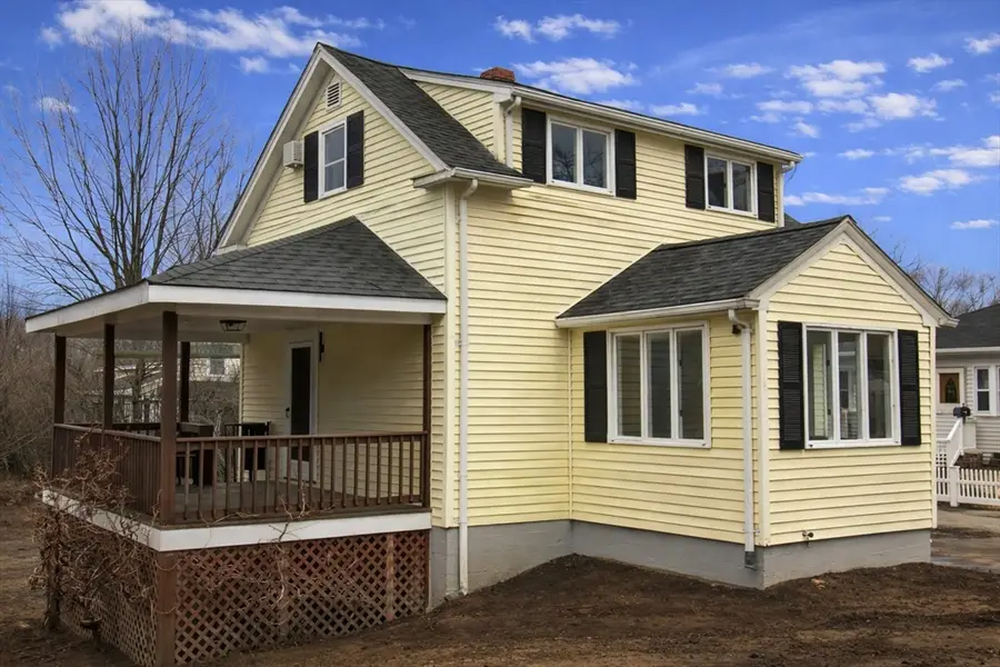 4 Larnard Ct, Amesbury, MA 01913 - #3