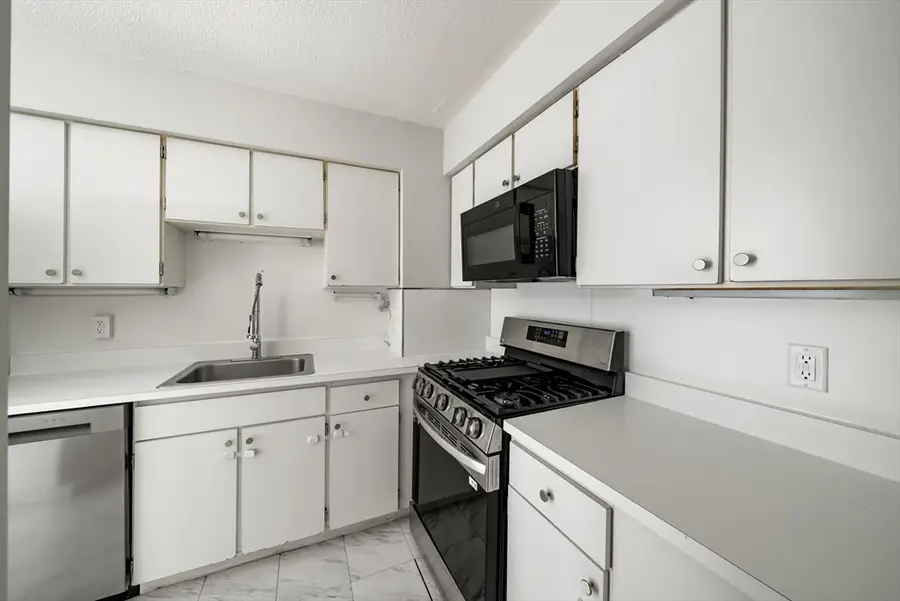 10 Fresh Pond Place #10, Cambridge, MA 02138 - #3