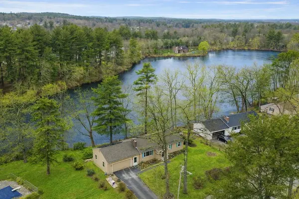 129 Oak Ridge Dr, Ayer, MA 01432