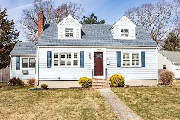 24 Crestwood Circle, Norwood, MA 02062