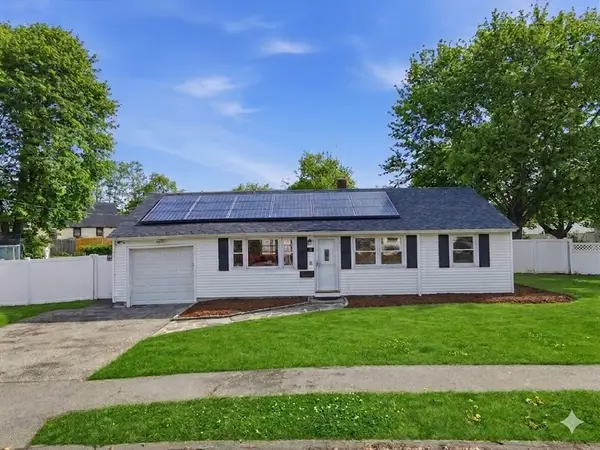 34 Beaconsfield St, Lawrence, MA 01843