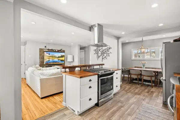 82 Canton, Stoughton, MA 02072