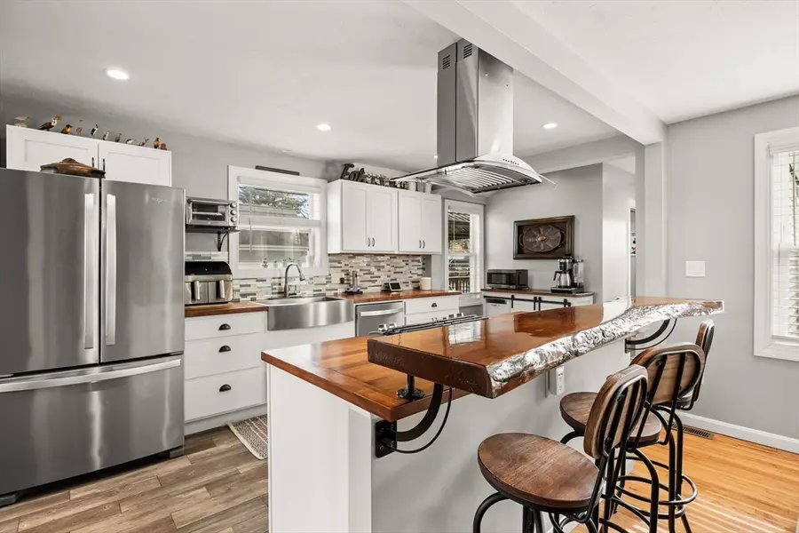 82 Canton St, Stoughton, MA 02072 - #3