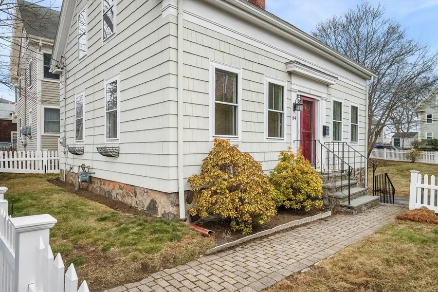54 Rowland St, Marblehead, MA 01945 - #3