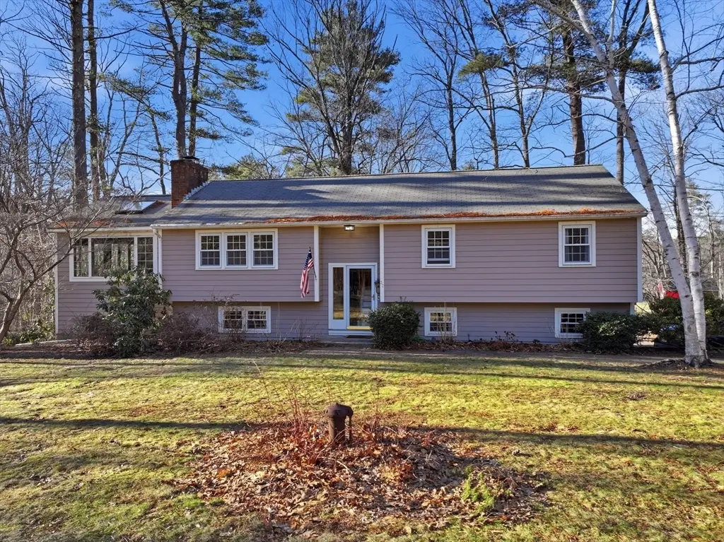37 Woodlawn Dr, Sturbridge, MA 01566 - #1