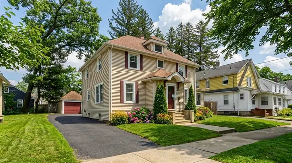 44 Meredith St, Springfield, MA 01108