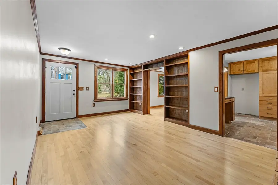 46 Perry Henderson Dr, Framingham, MA 01701 - #2