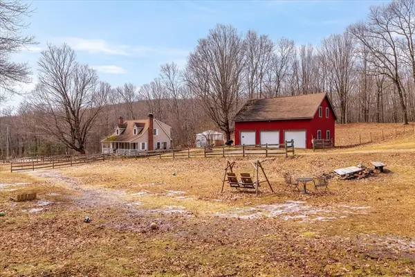 203 Union Rd, Wales, MA 01081