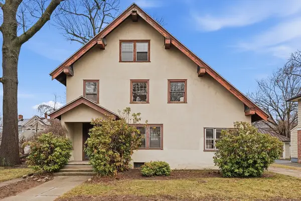 31 Trinity Ter, Springfield, MA 01108