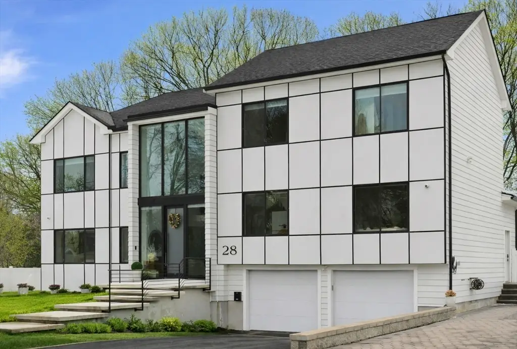 28 Bancroft St, Lynnfield, MA 01940 - #1