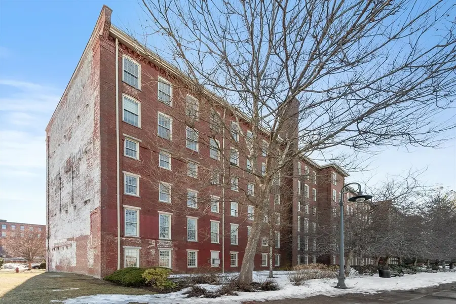 52 Lawrence Dr #M305, Lowell, MA 01854 - #2