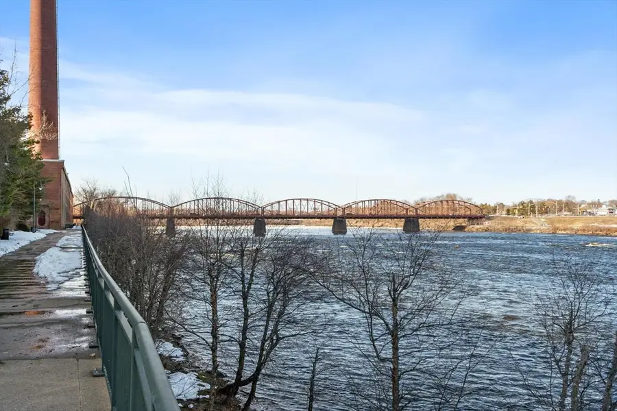 52 Lawrence Dr #M305, Lowell, MA 01854 - #3