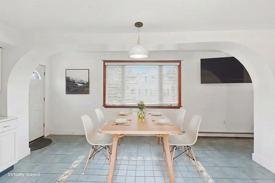 12 Charles St, Brockton, MA 02301 - #3