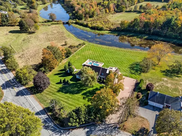 6 Lynbrook Rd, Southborough, MA 01772