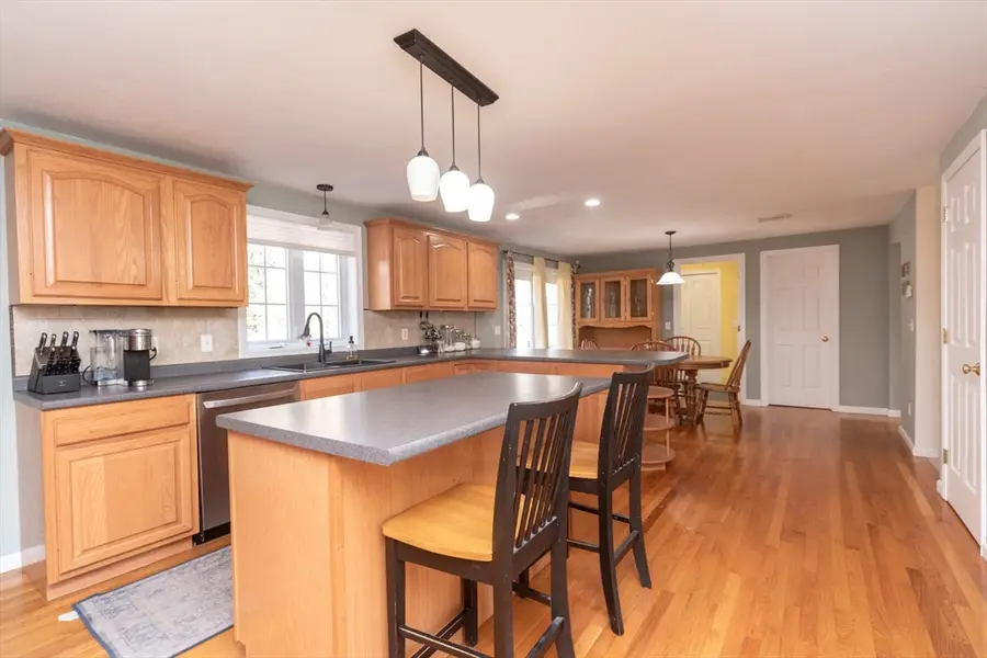 30 Cesidio Ct, Bridgewater, MA 02324 - #3