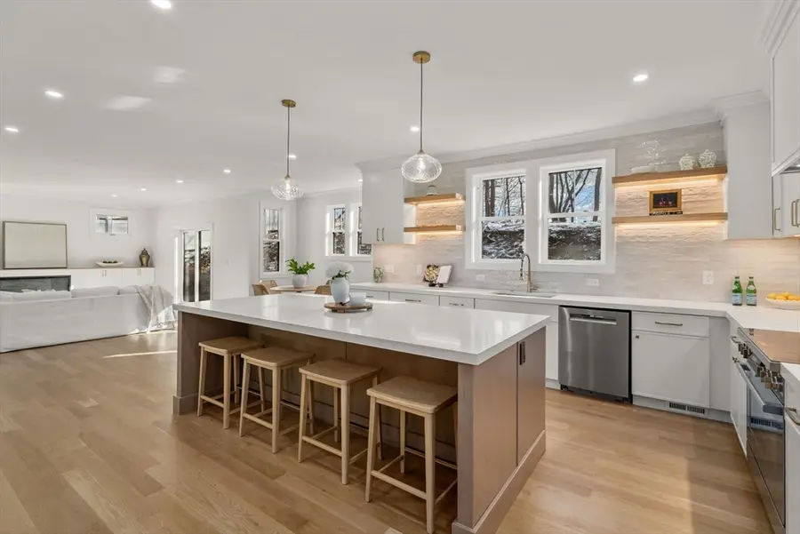 72 Valley Rd, Needham, MA 02492 - #2