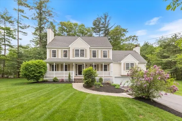 32 W Shore Rd, Merrimac, MA 01860