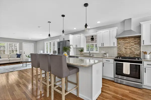 10 Mattakeesett Ave, Pembroke, MA 02359